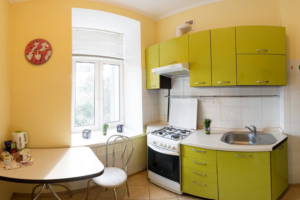Kyiv Apartment In The City Center On Turgenevskaya Street Luaran gambar
